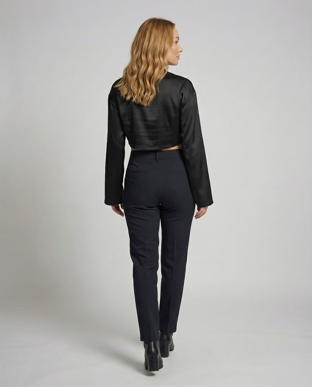 Product 15586989867338 - back_view