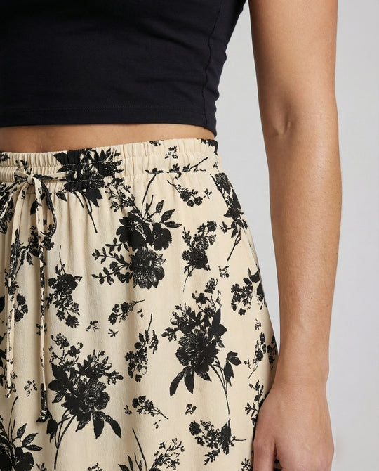 Product 15587015786826 - close_up_detail