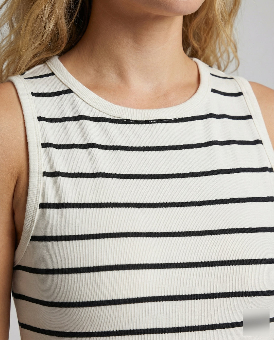 Product 15587416703306 - close_up_detail