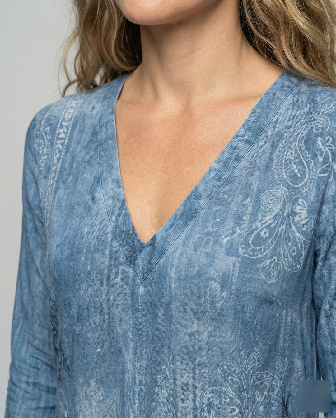 Product 15587429876042 - close_up_detail