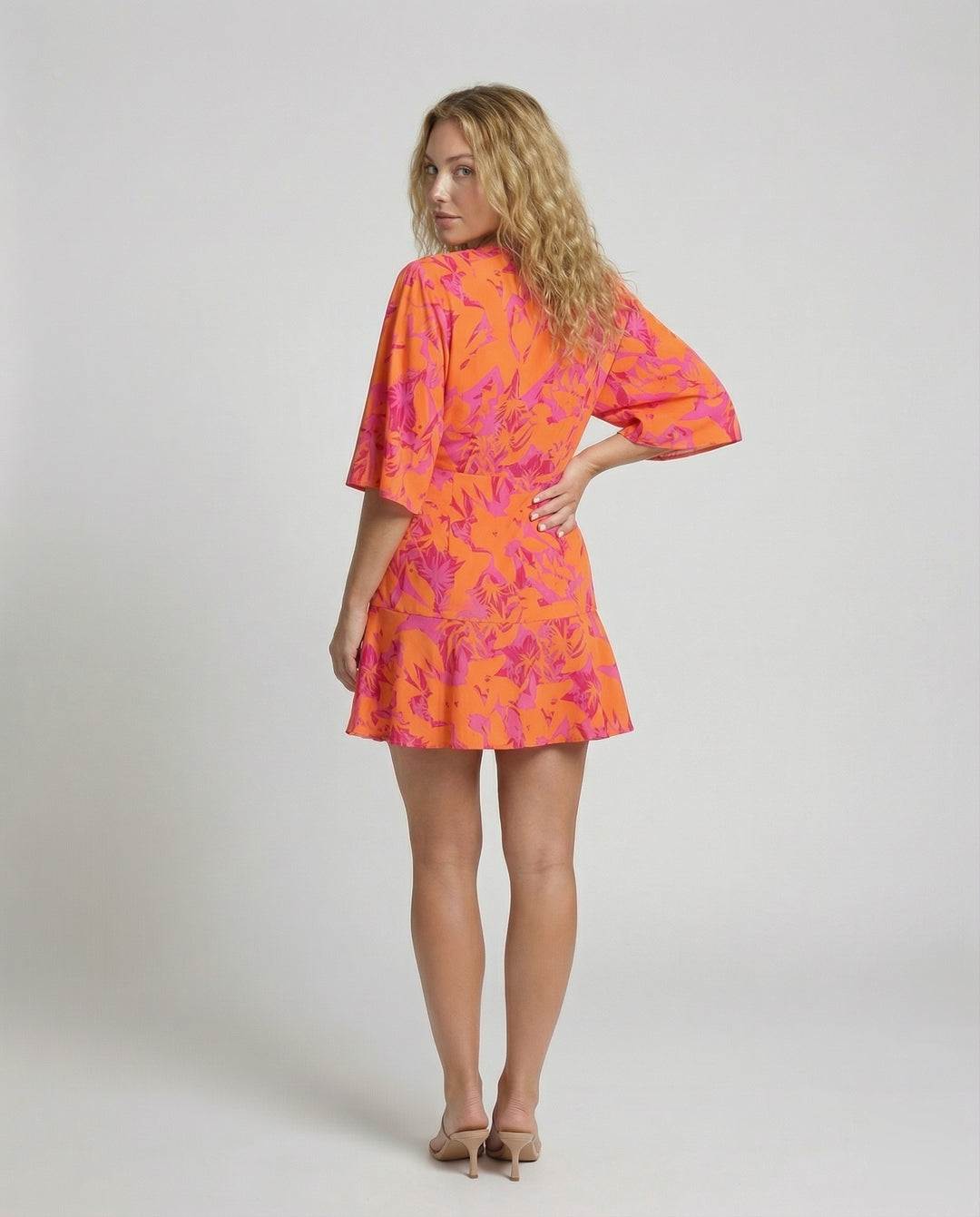 Product 15587432202570 - back_view