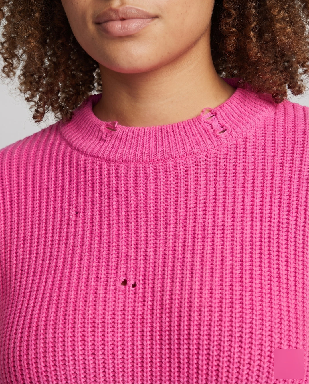 Product 15587475390794 - close_up_detail