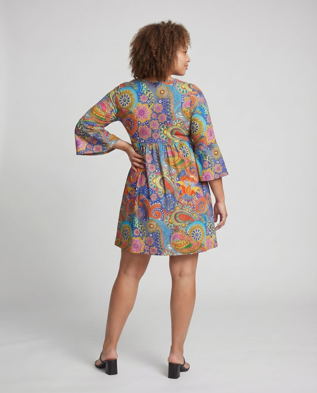 Product 15587475685706 - back_view
