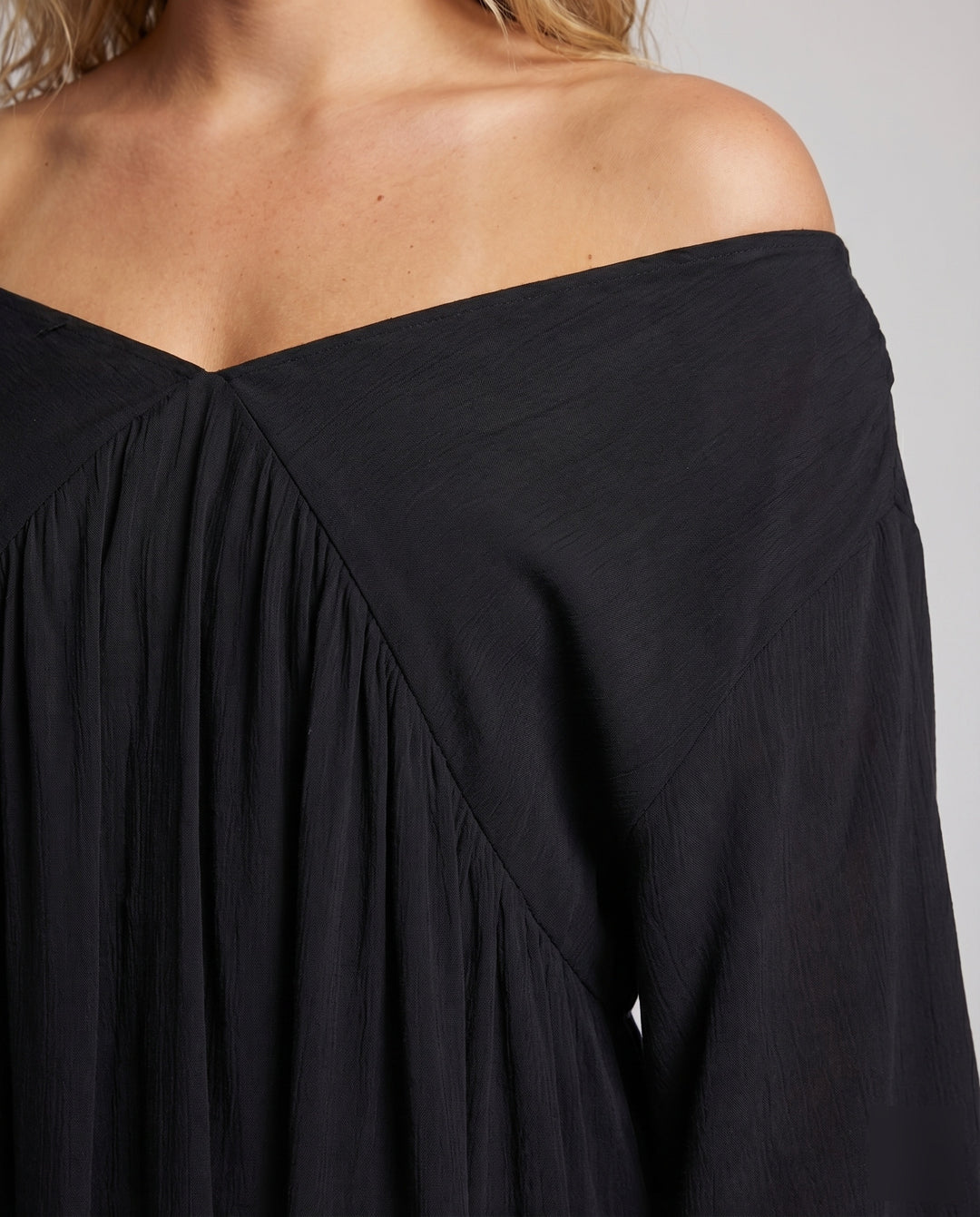 Product 15587484991818 - close_up_detail