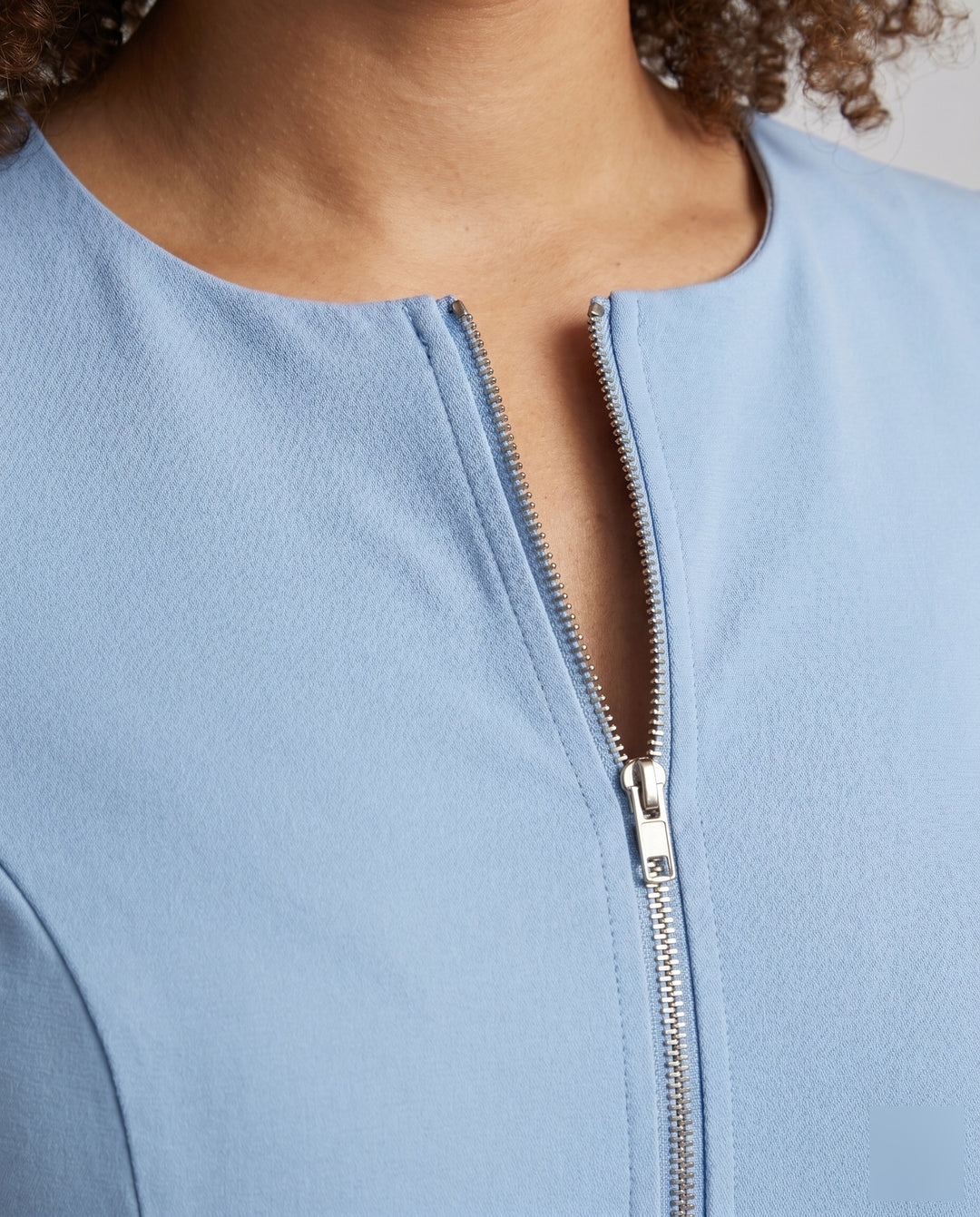 Product 15587495412042 - close_up_detail