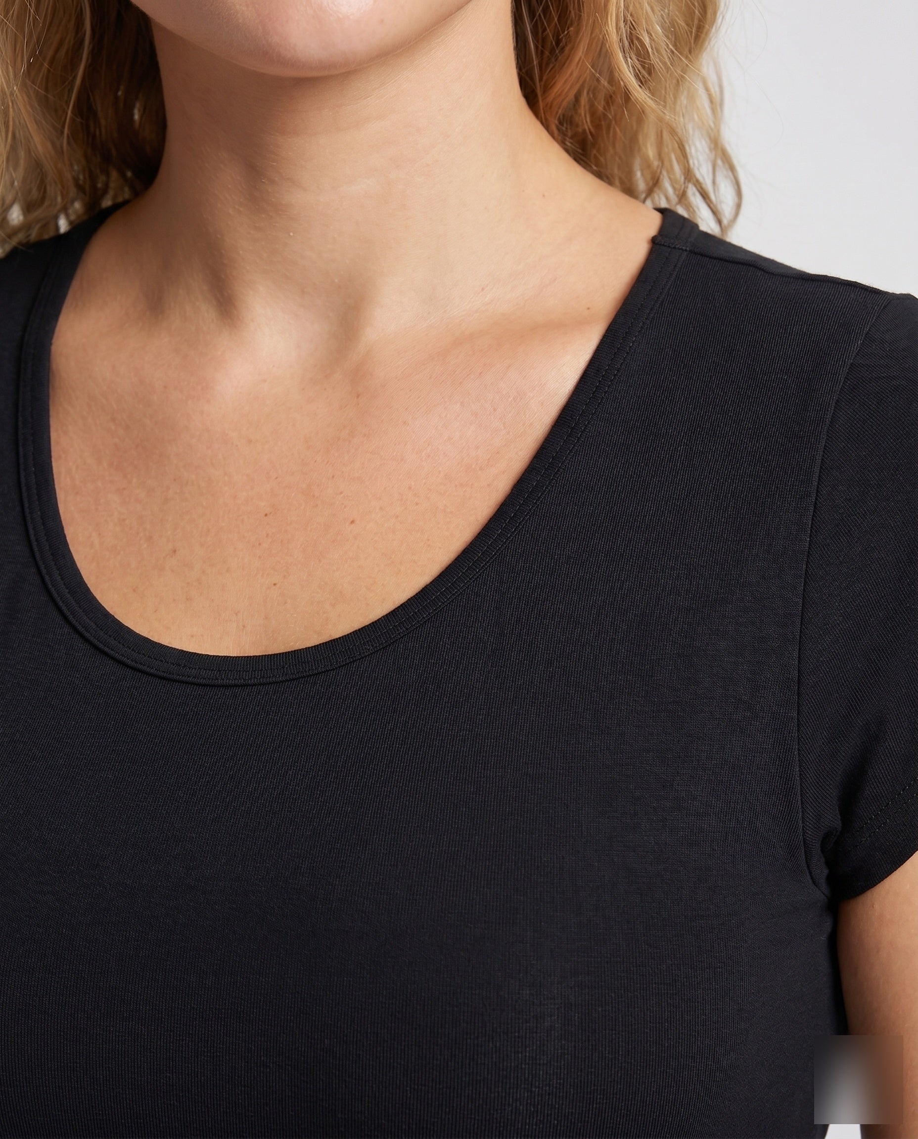 Product 15587495772490 - close_up_detail