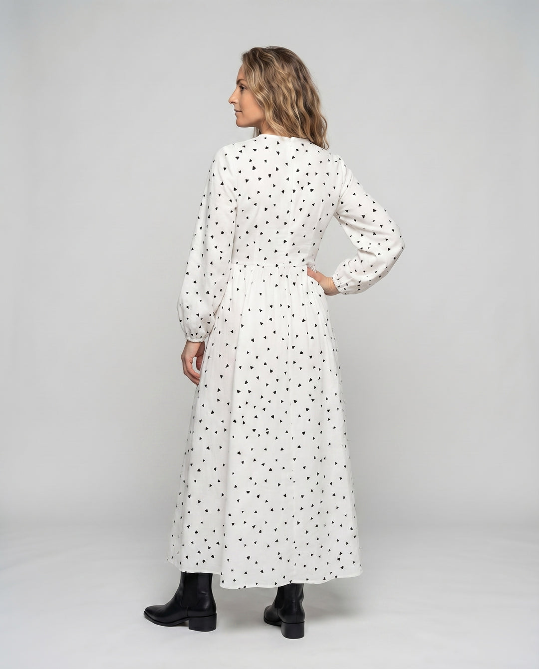 Product 15593052143946 - back_view