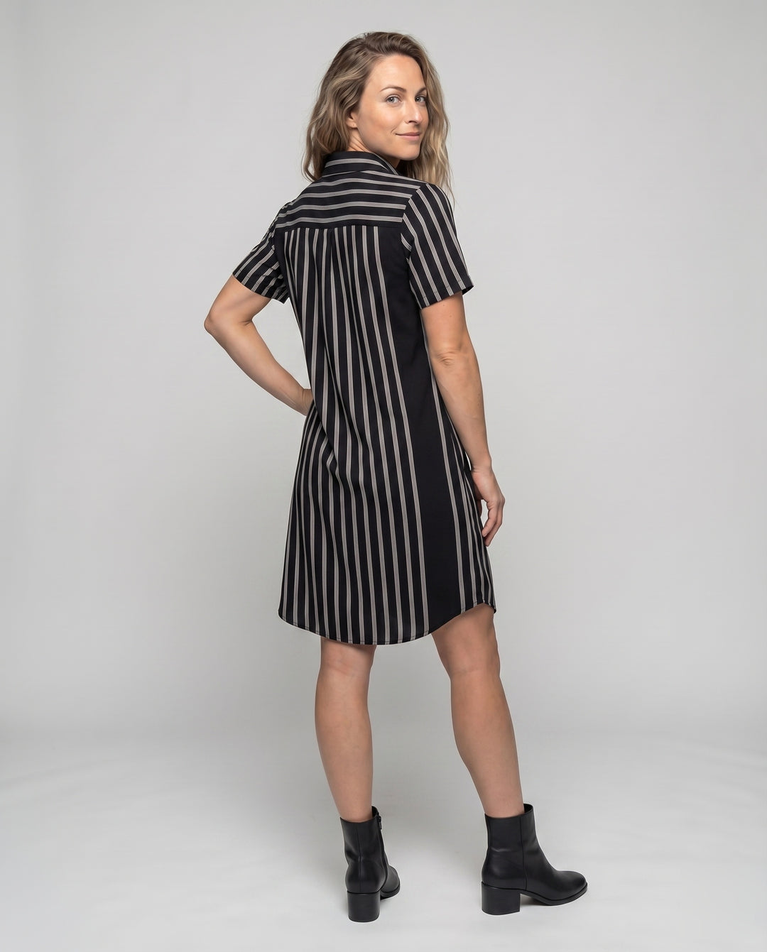 Product 15593063186762 - back_view
