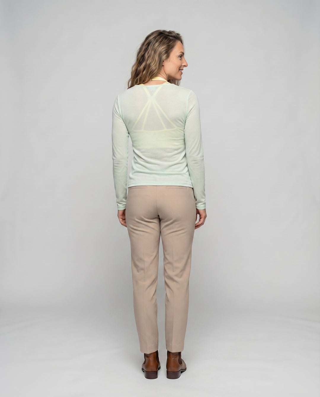 Product 15598211268938 - back_view