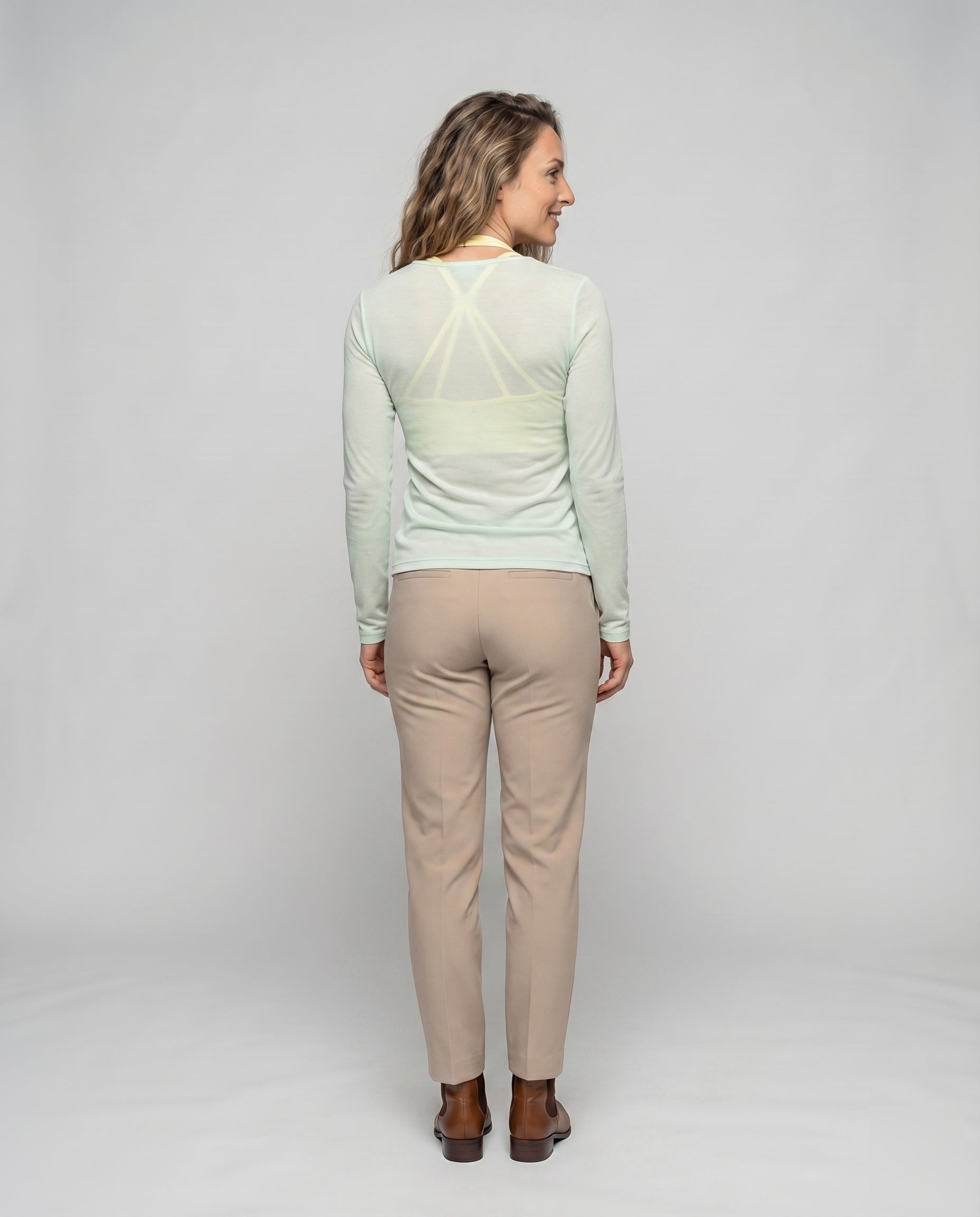 Product 15598211268938 - back_view
