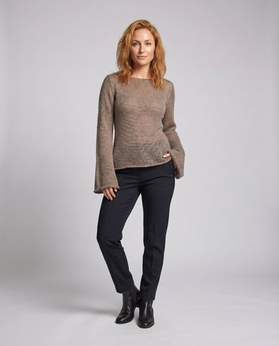 Damen eleganter Strickpullover mit weitem, ausladendem Ärmel und perfektem Sitz