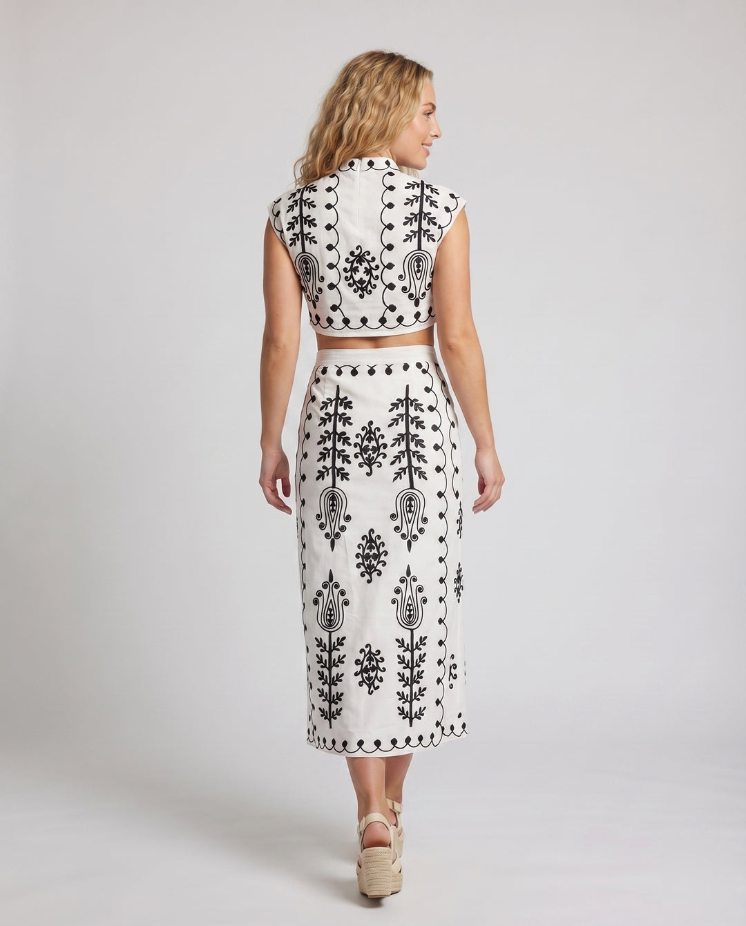 Product 15606907175242 - back_view