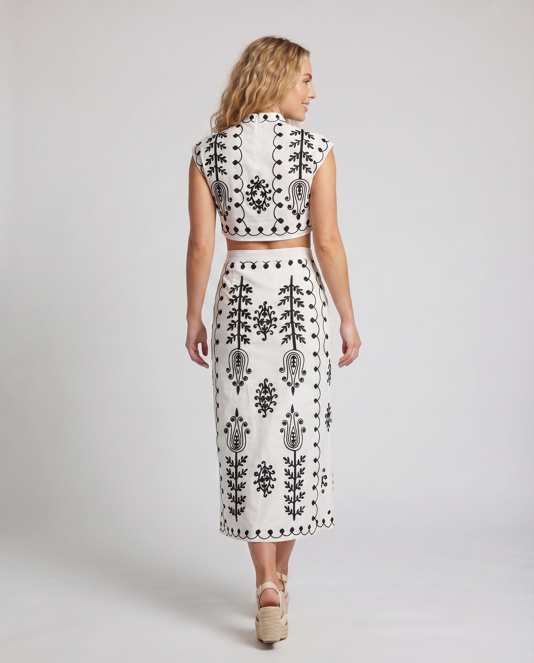 Product 15606907175242 - back_view