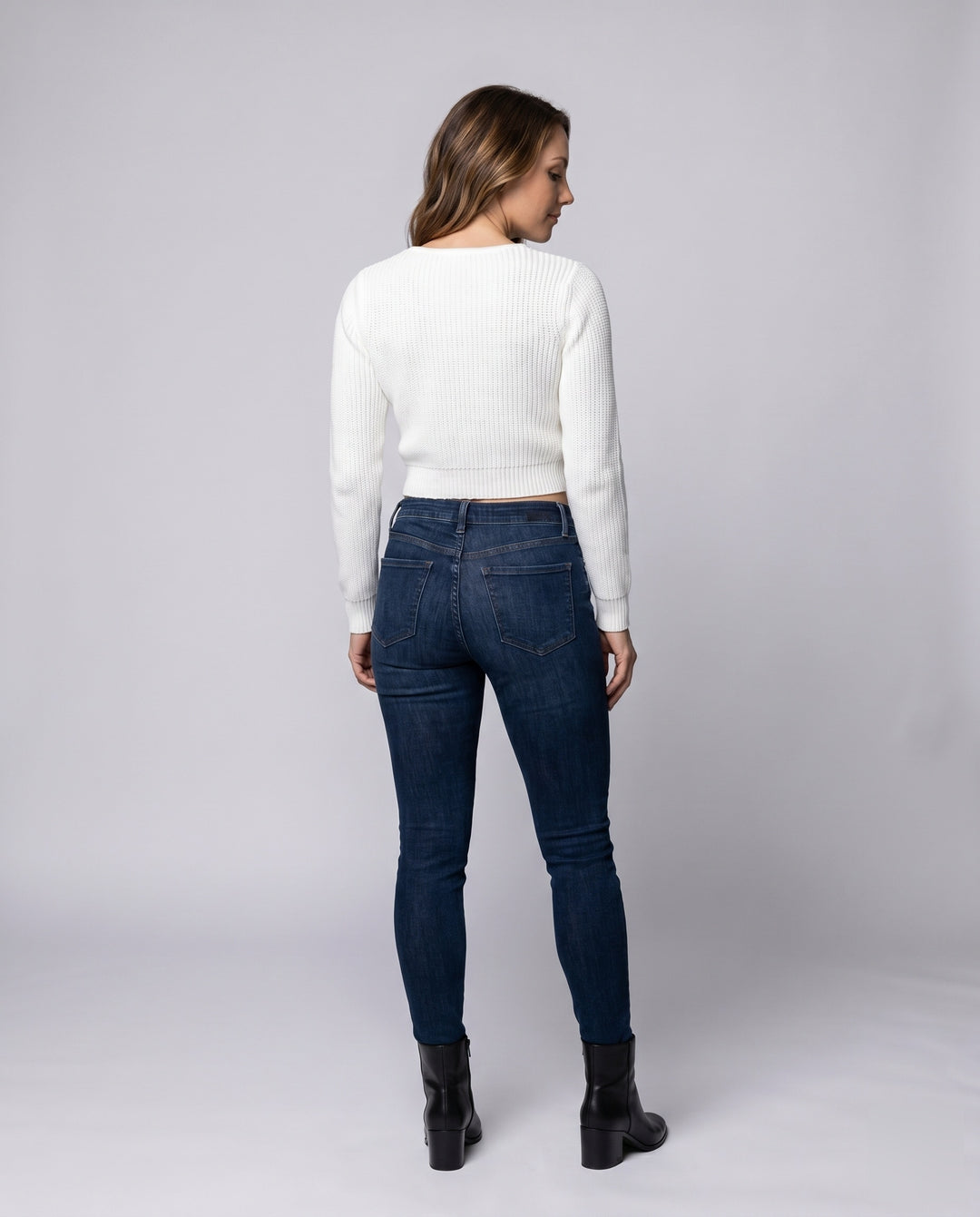 Product 15606920610122 - back_view