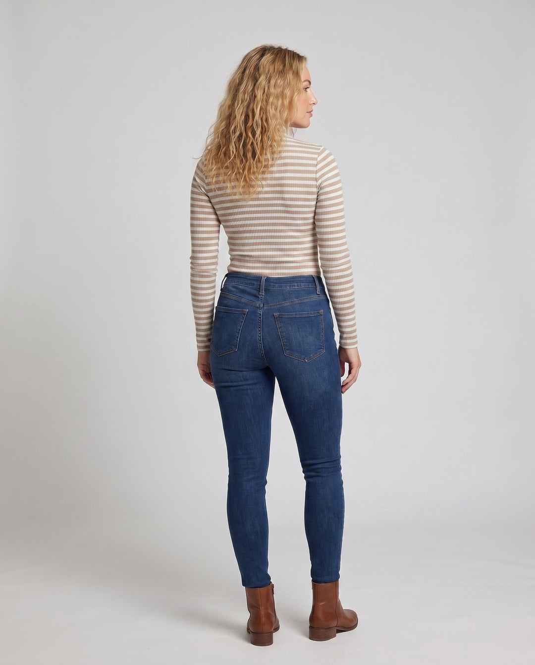 Product 15606921986378 - back_view