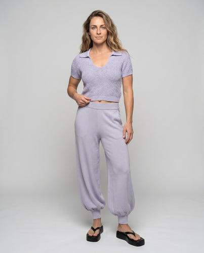 Damen lässiges Strick-Set mit kurzem Oberteil und weiten Hosen