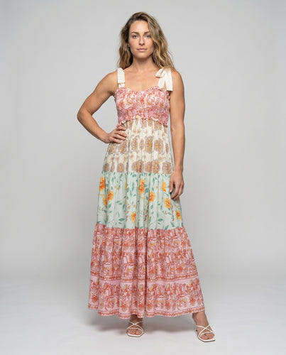 Damen luftiges Maxikleid mit Rüschen und floralen Akzenten
