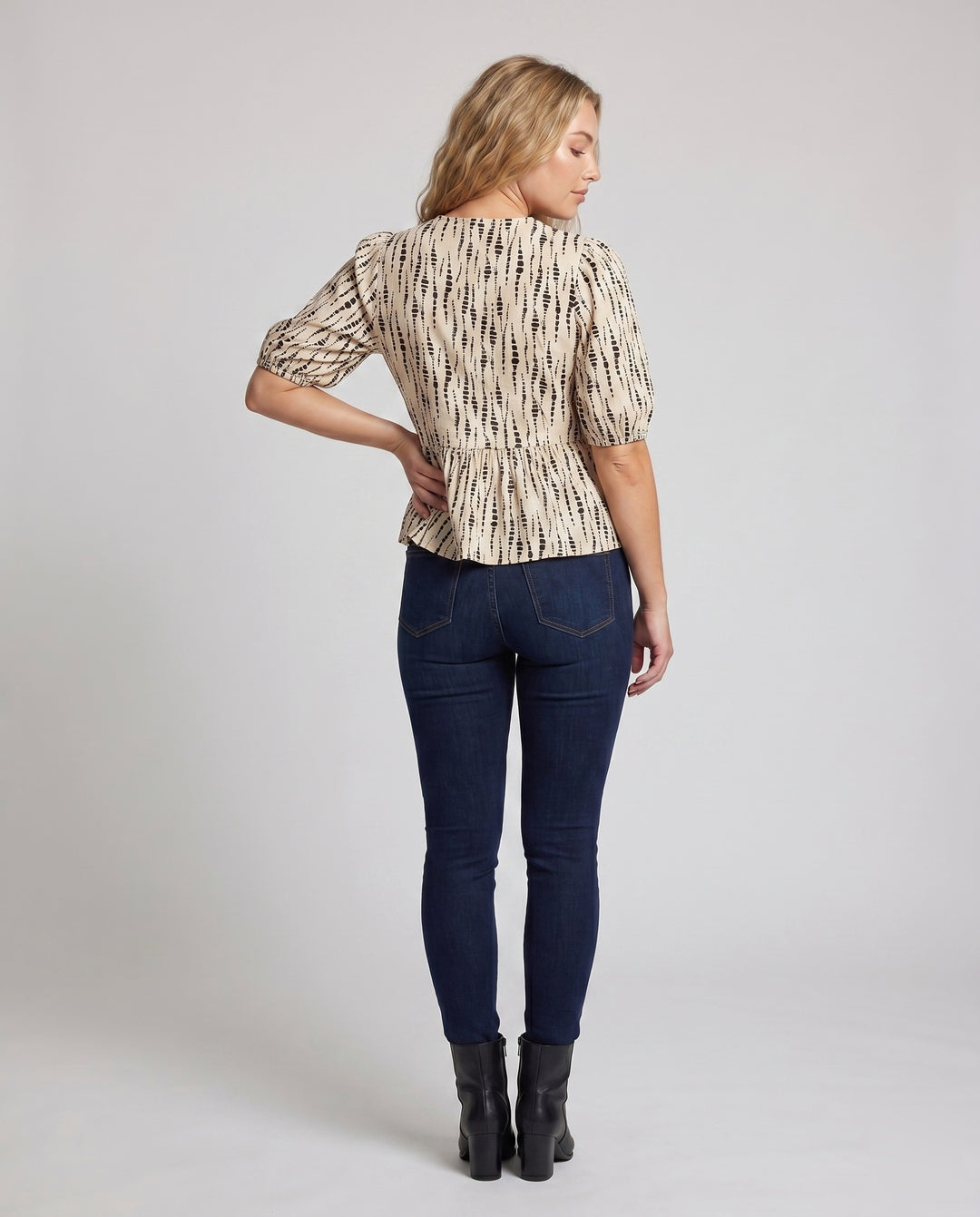 Product 15606940533066 - back_view