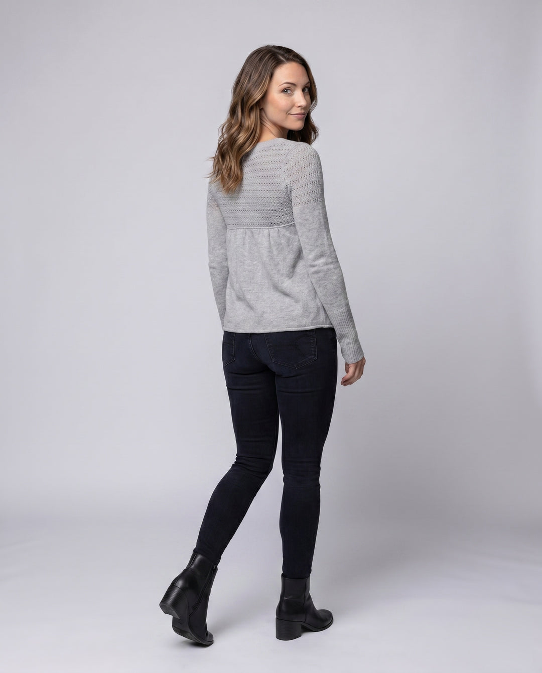 Product 15606945546570 - back_view