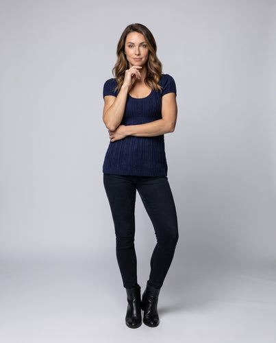 Damen luftiges Strickoberteil mit feinem Rippmuster und dekorativen Details