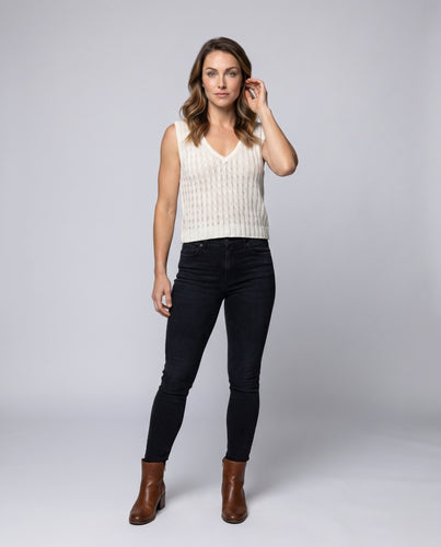 Damen luftiges Strickoberteil mit V-Ausschnitt und feinen Lochdetails