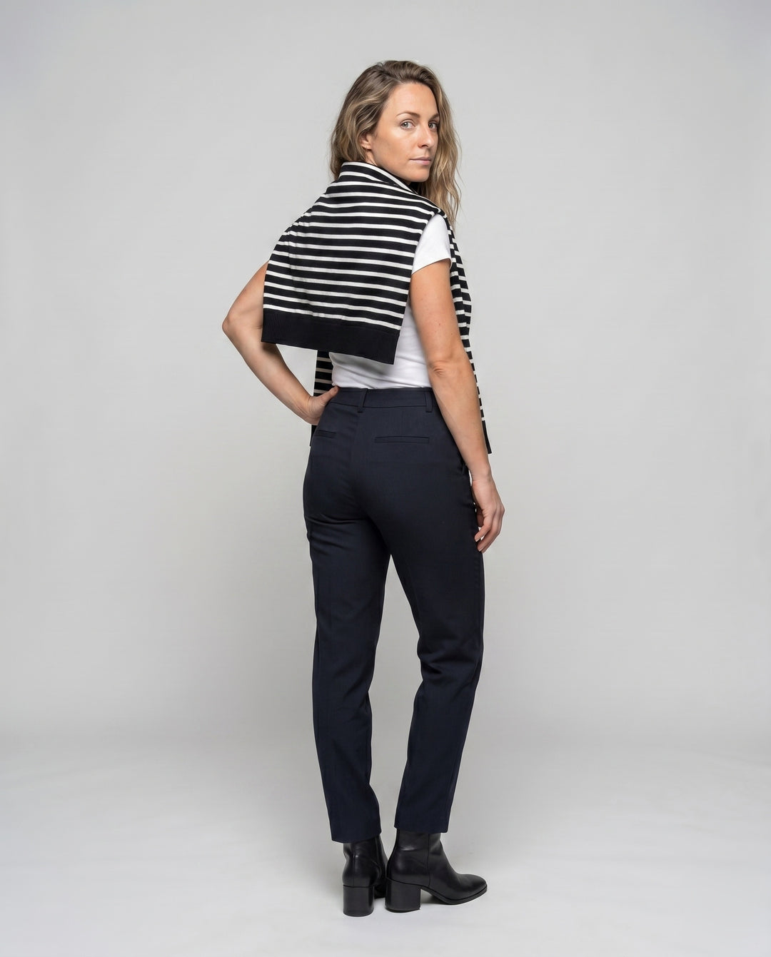 Product 15606968582474 - back_view