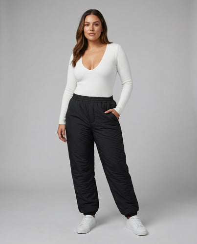 Damen stylischer cropped Steppjacke mit hohem Kragen und praktischen Reißverschlusstaschen