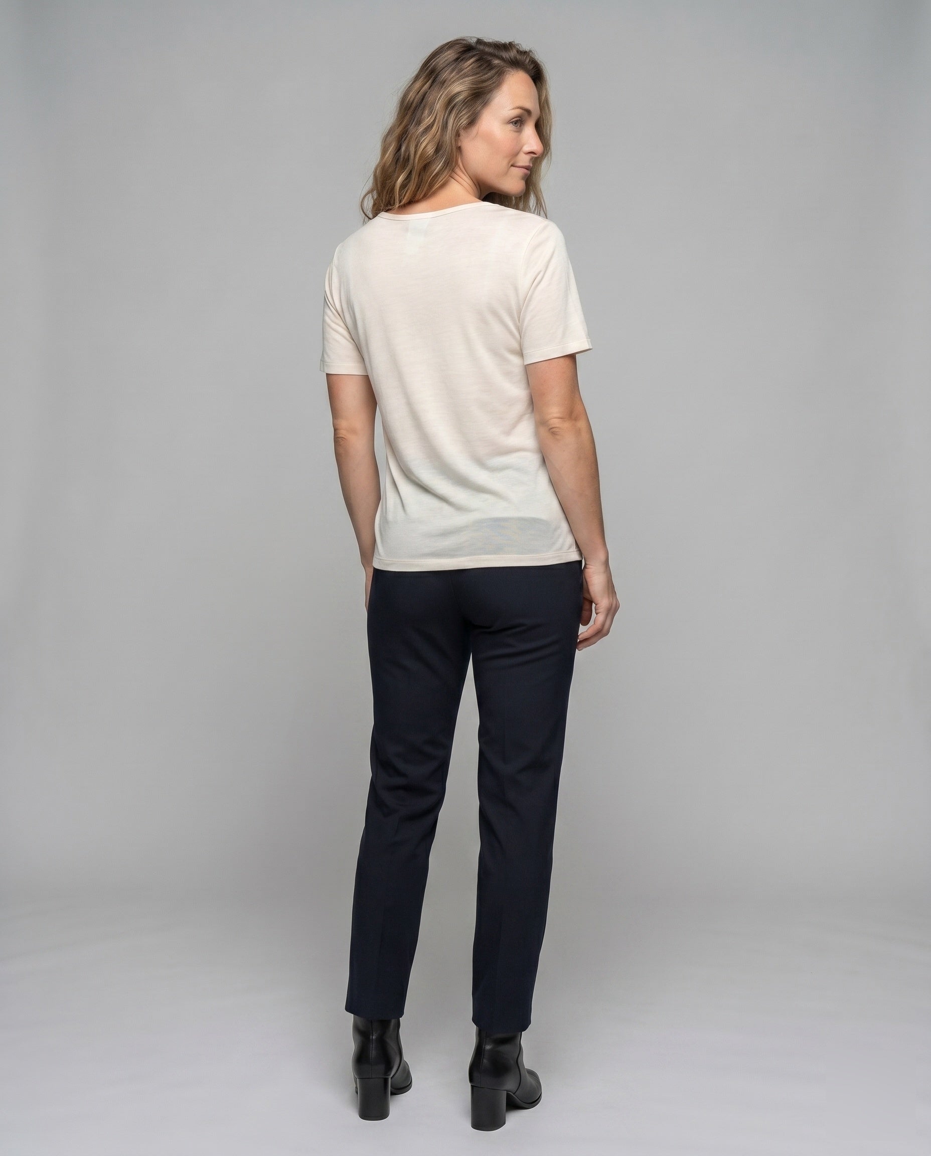 Product 15611839840586 - back_view