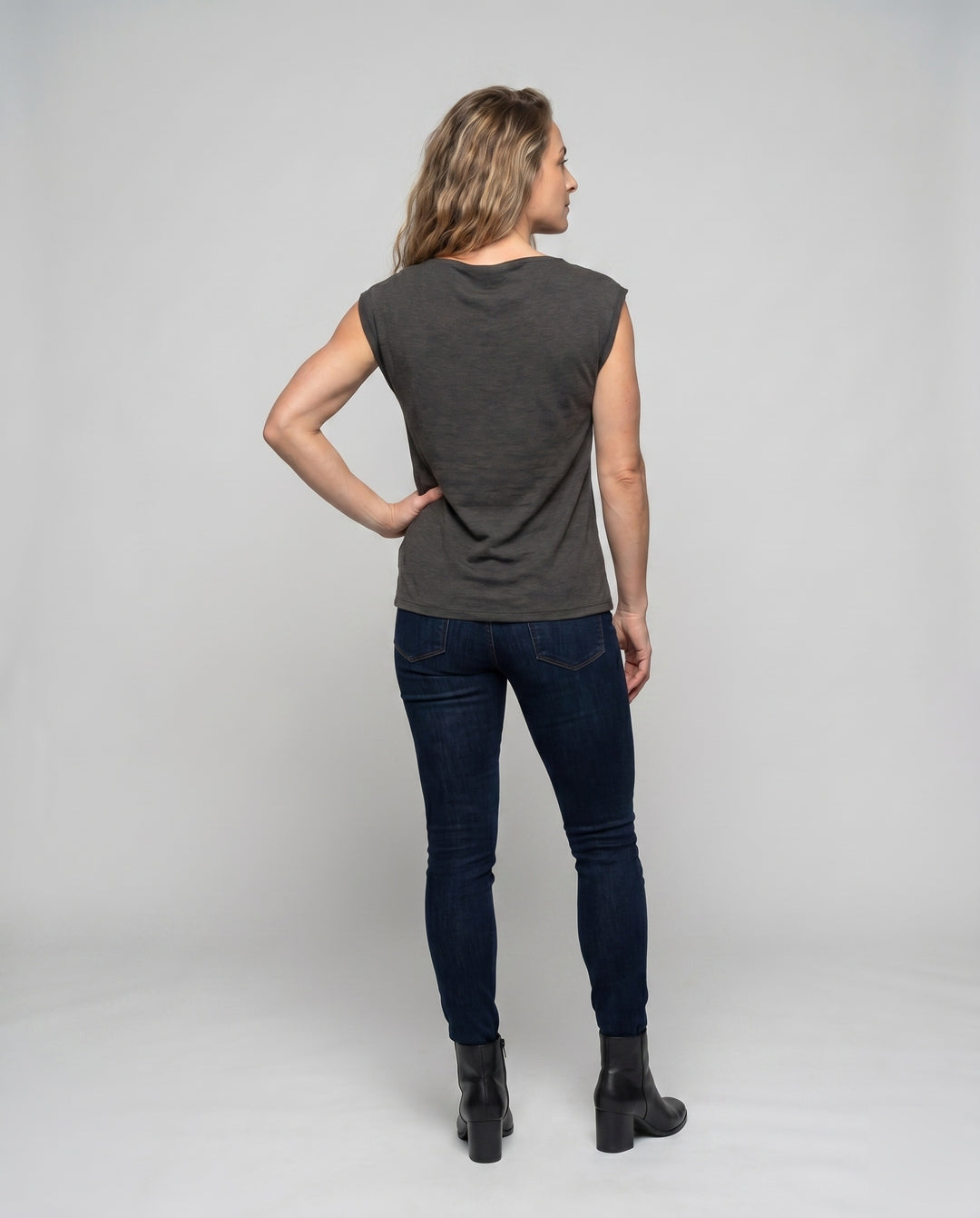 Product 15611846590794 - back_view