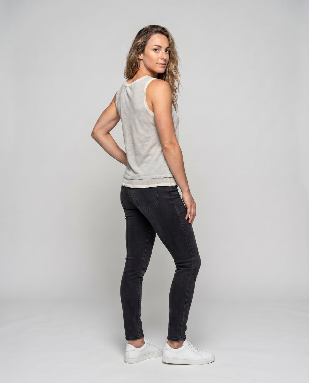 Product 15611878211914 - back_view