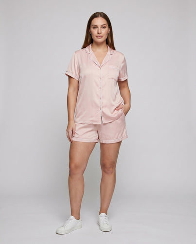 Damen Schlafanzug-Set aus seidig weichem Material mit Kontrastnähten