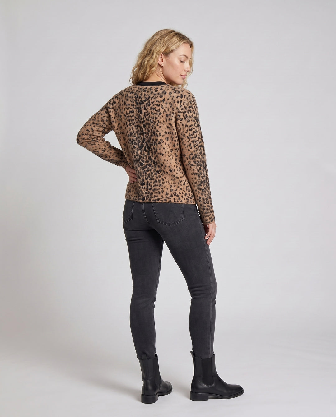 Product 15613772759370 - back_view