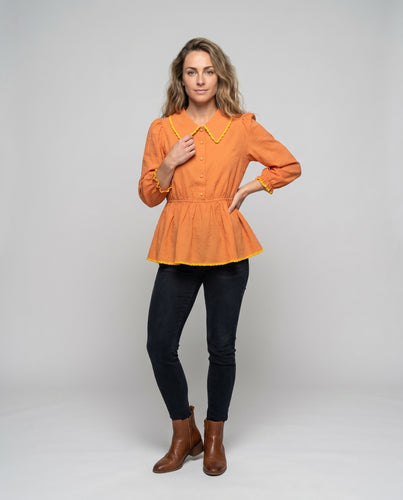 Damen Bluse mit Volant und auffälligem Kragen R&B