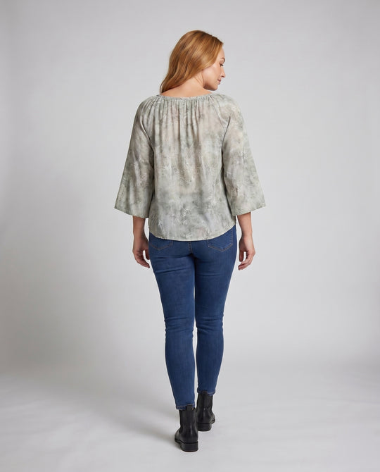 Product 15616799572298 - back_view