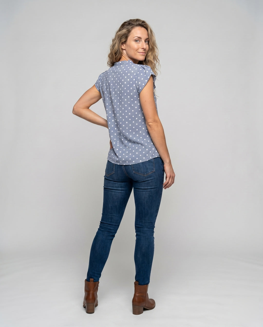 Product 15616817987914 - back_view