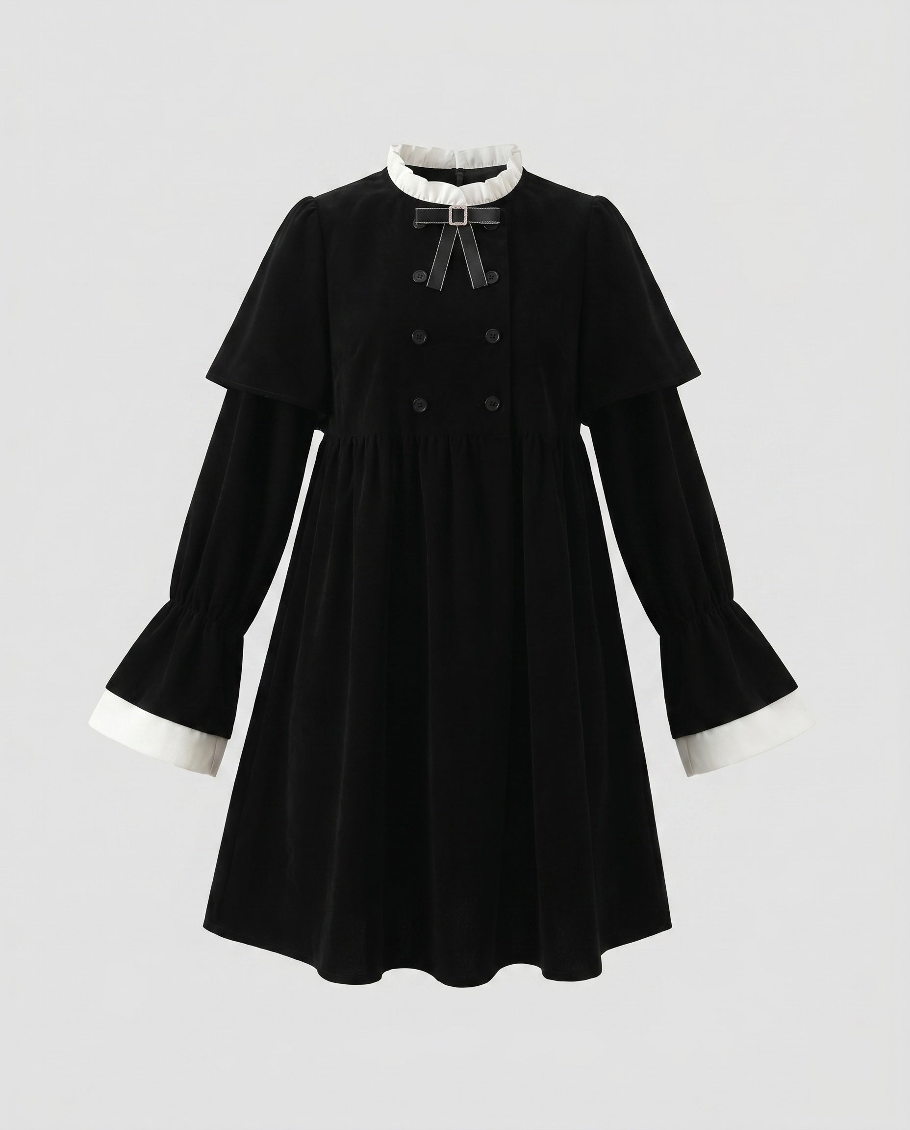 Damen Arztkleid mit eleganten Puffärmeln und kontrastierenden Kragen