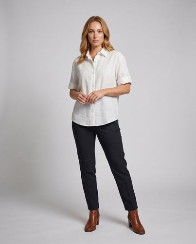 Damen Elegante Leinenbluse mit umschlagbaren Ärmeln und tailliertem Schnitt
