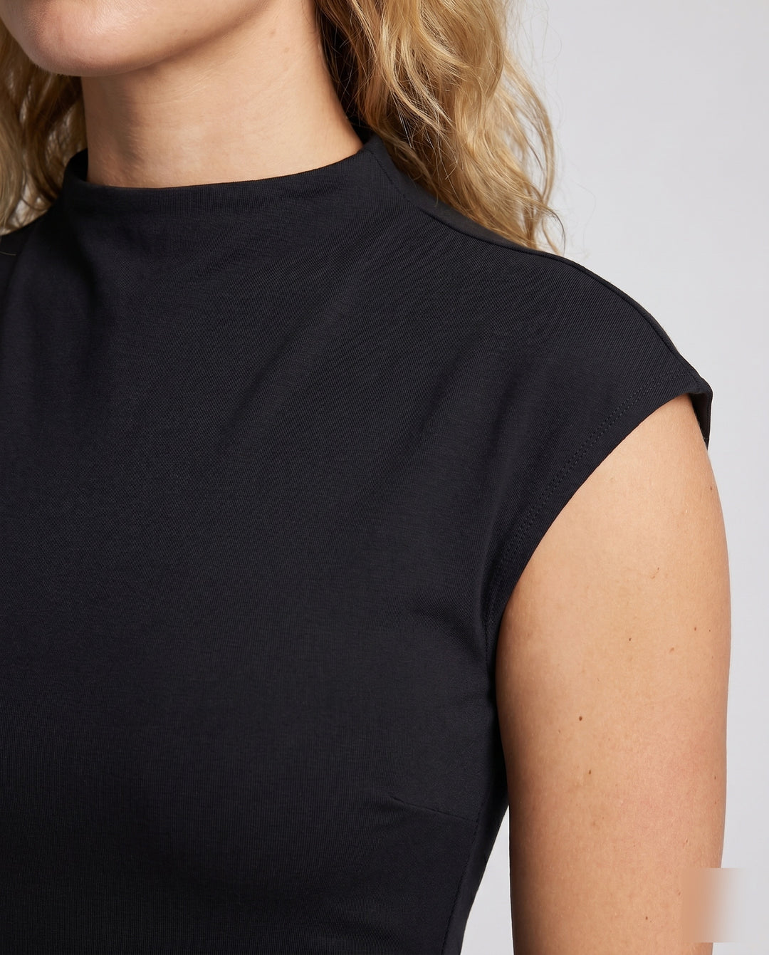 Product 15620220846410 - close_up_detail