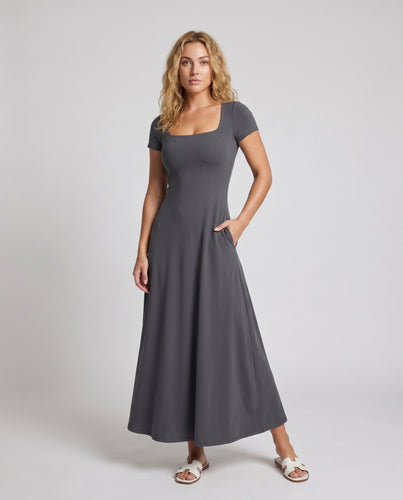 Damen Elegantes Maxikleid mit tailliertem Oberteil und klassischem Schnitt