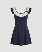 Damen Freizeitkleid mit Rüschendetails und elegantem V-Ausschnitt