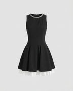 Damen Freizeitkleid mit schwingendem Rock und elegantem Kragen