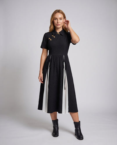 Damen Midi-Kleid mit eleganter Knopfleiste und seitlichen Bändern