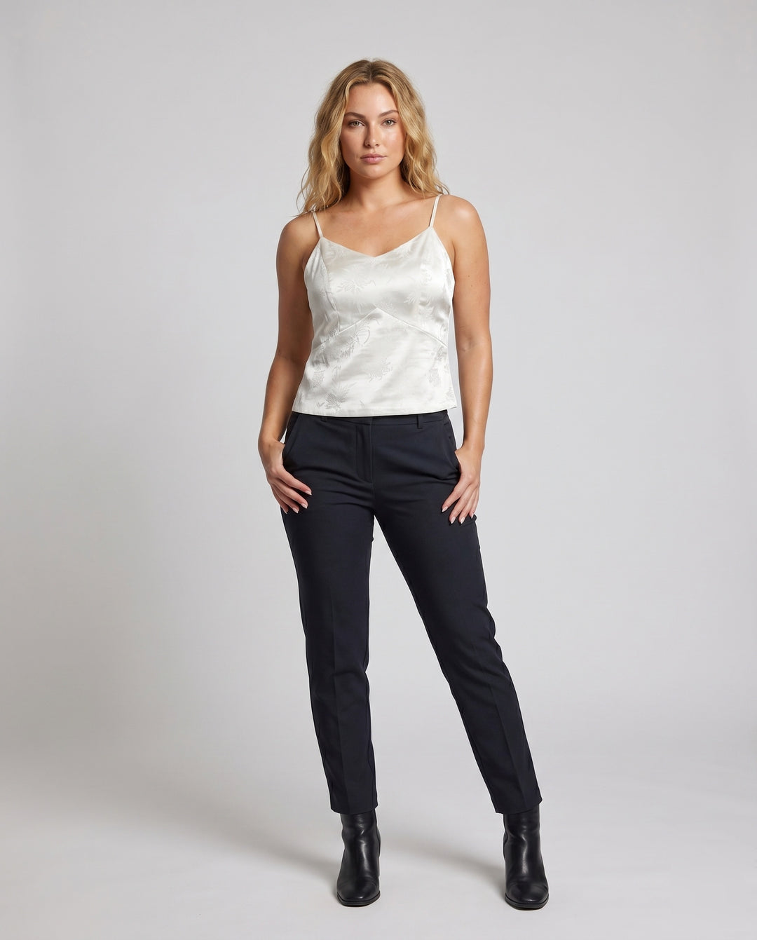 Product 15620245422410 - full_body_front