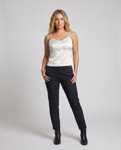 Damen Satin Top mit feiner Blütenstickerei und verstellbaren Trägern
