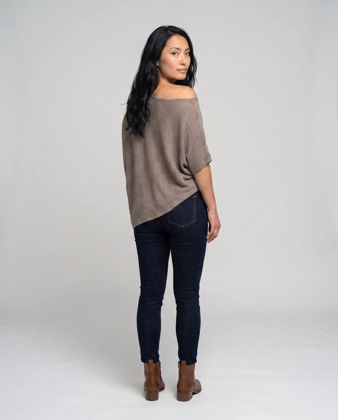 Product 15620251124042 - back_view