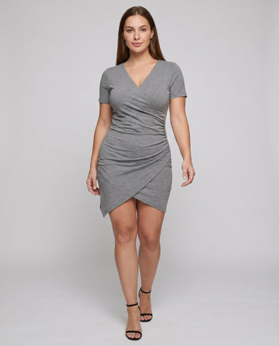 Damen Wickelkleid mit schickem V-Ausschnitt und asymmetrischem Saum
