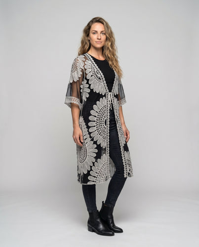 Damen Häkel-Strandkimono mit kunstvollem Muster und luftigen Ärmeln R&B