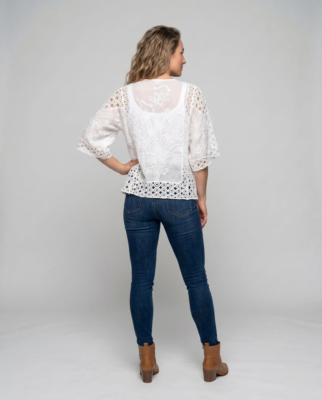 Product 15622854639946 - back_view