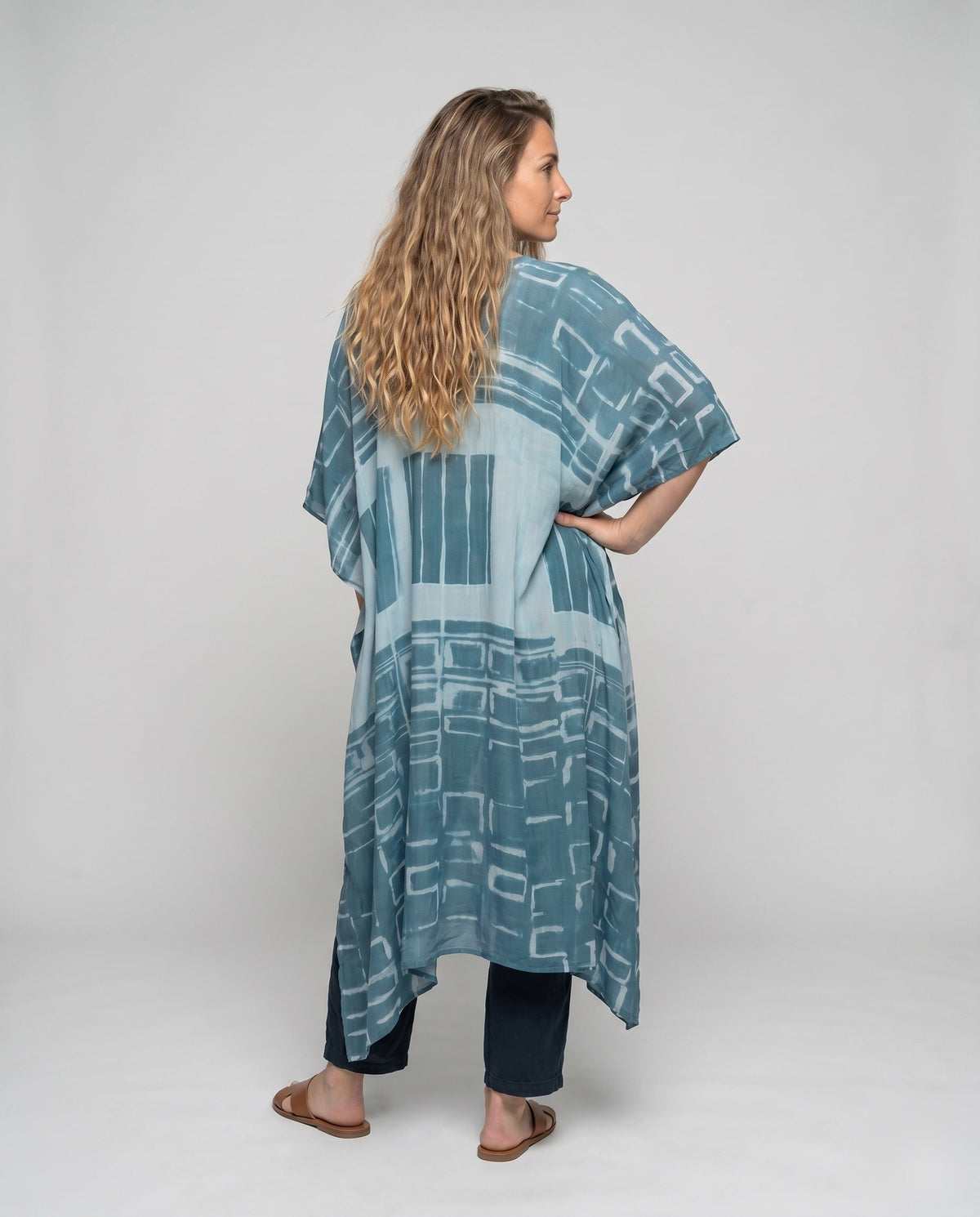 Product 15622878232906 - back_view