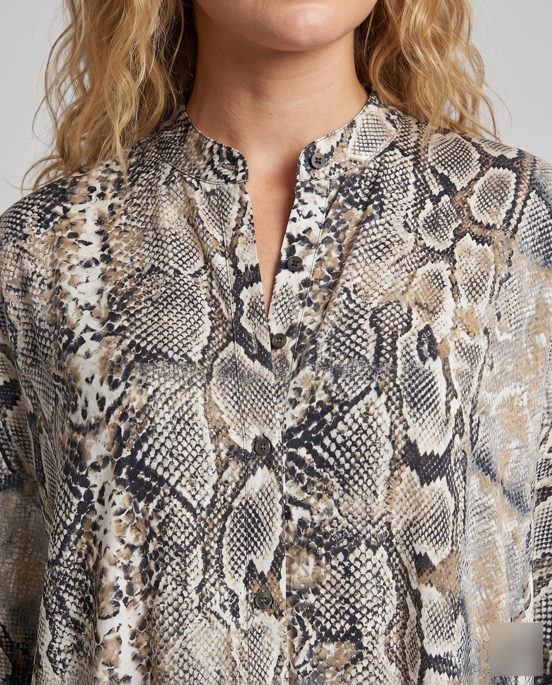 Product 15622890455370 - close_up_detail